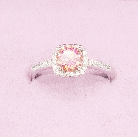 1 carat pink moissanite ring - Picture 9 of 11